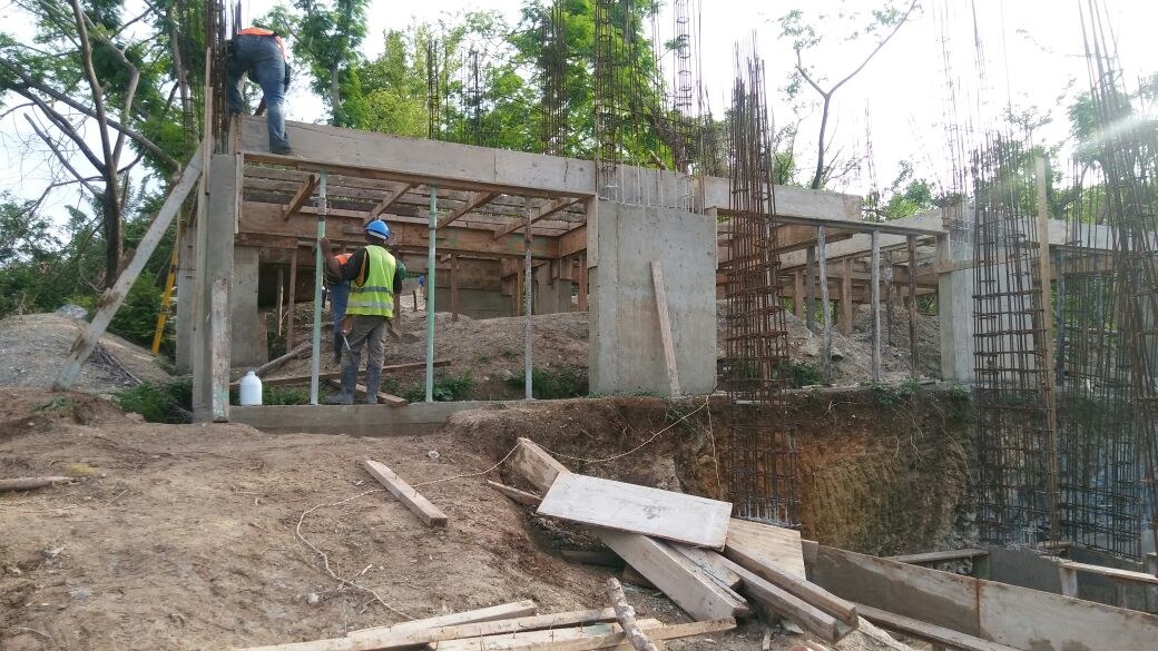 Crew in hard hats on the structure